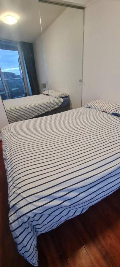 Docklands Living At Its Best Apartment Melbourne