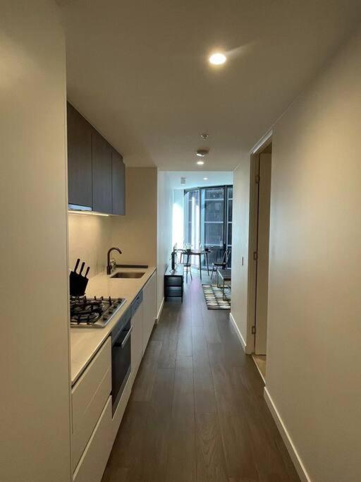 Lovely 1-bedroom In Cbd#1001 Melbourne