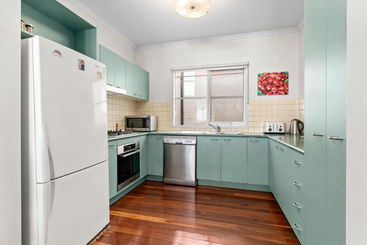 Kensington Escape - Balcony, Bbq And Parking Melbourne