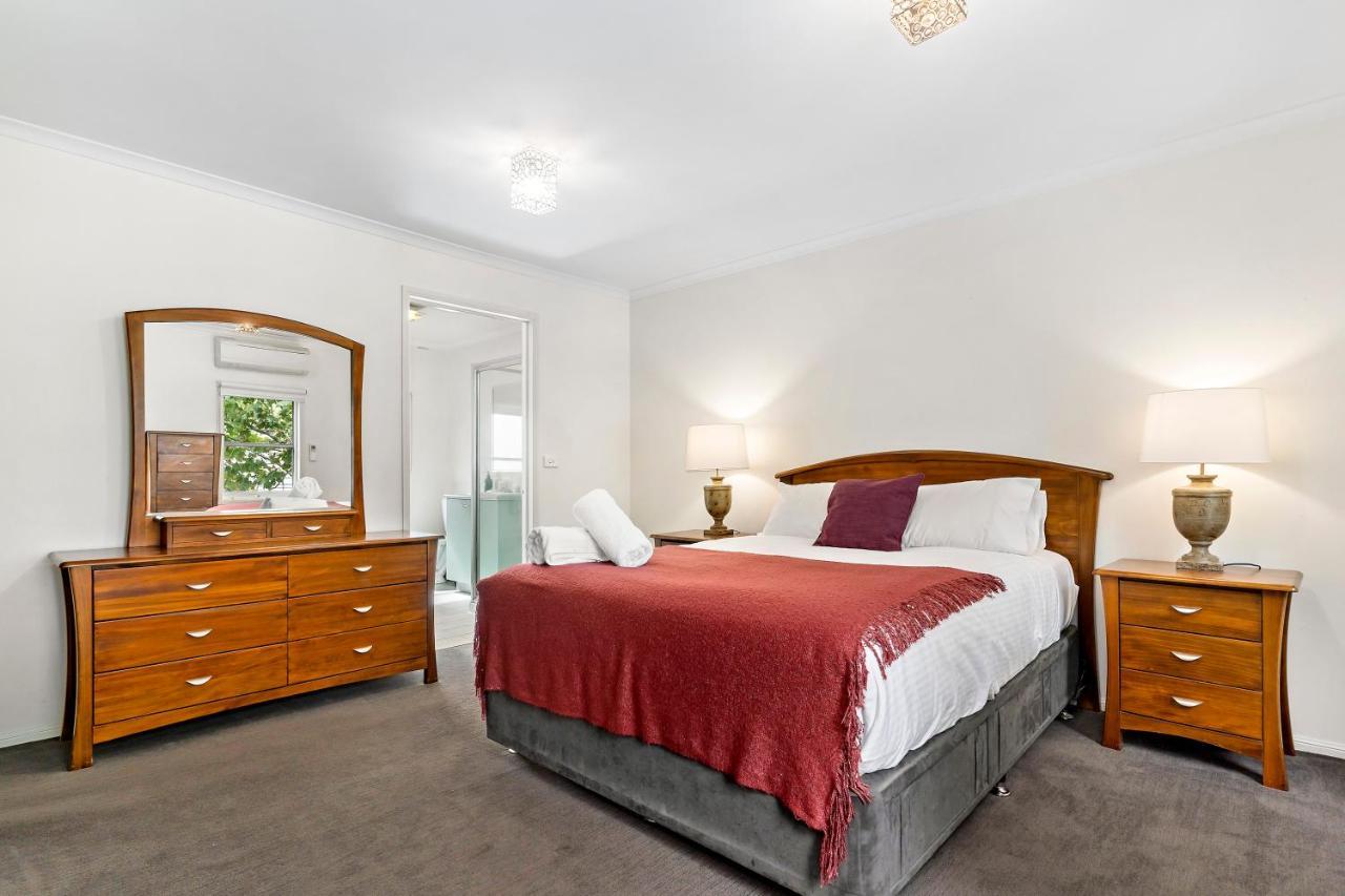 Holiday home Kensington Escape - Balcony, Bbq And Parking