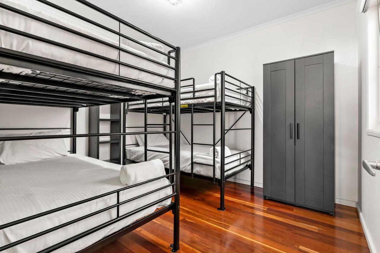 Holiday home Kensington Escape - Balcony, Bbq And Parking