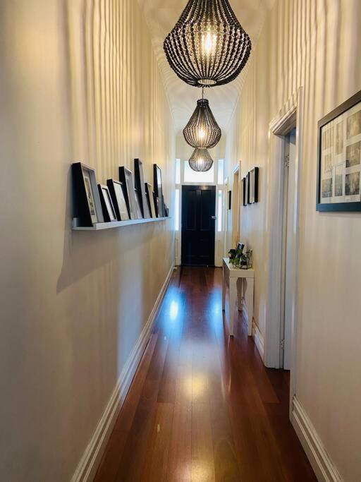 Entire Contemporary In Ascot Vale Holiday home Melbourne