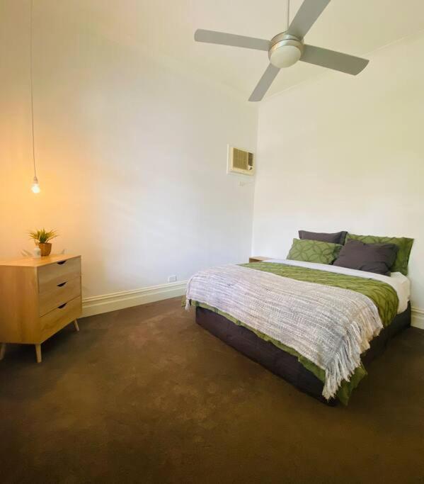 Entire Contemporary In Ascot Vale Holiday home Melbourne