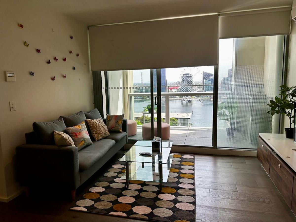 Apartment 888 Collin St With Paramount Lakeview Docklands Car Park Optional Melbourne