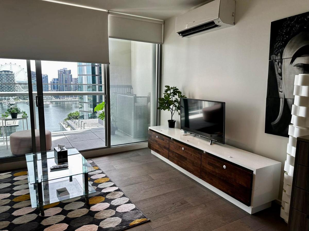 888 Collin St With Paramount Lakeview Docklands Car Park Optional *