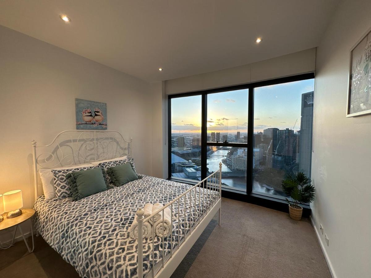 Prima Tower Face To Crown By Goodlive Apartment
