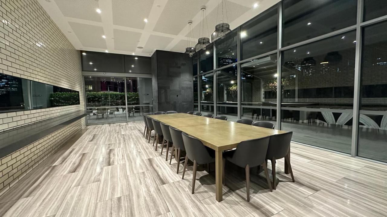 Prima Tower Face To Crown By Goodlive
