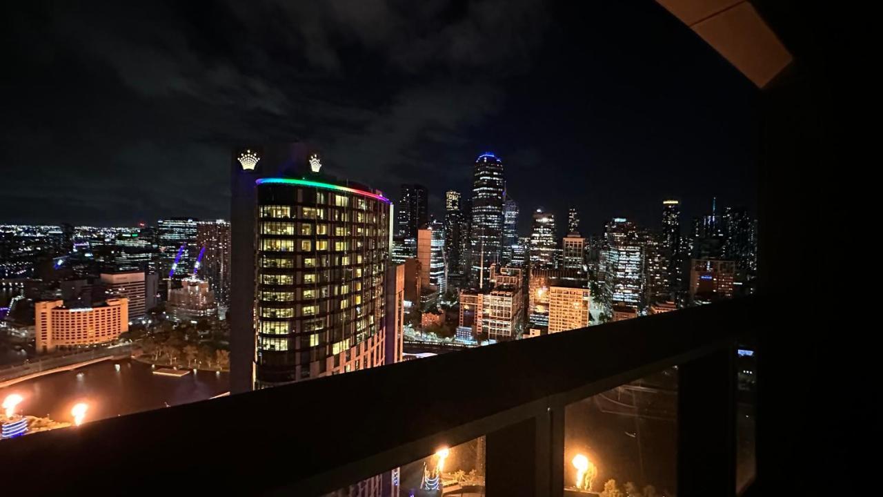 Prima Tower Face To Crown By Goodlive Apartment
