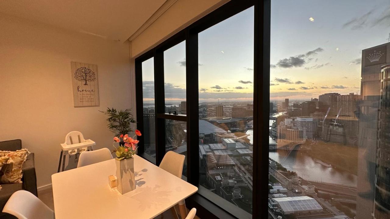 Prima Tower Face To Crown By Goodlive Apartment *