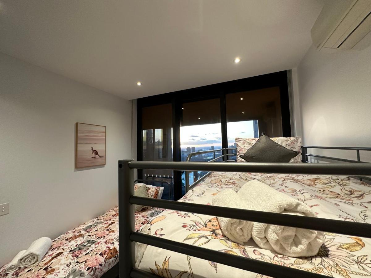 Prima Tower Face To Crown By Goodlive