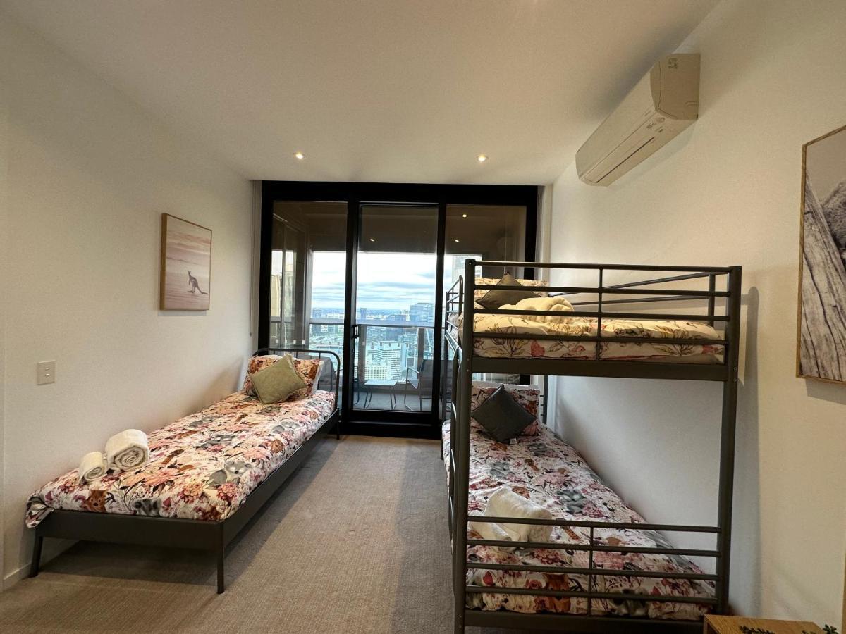 Prima Tower Face To Crown By Goodlive Apartment *