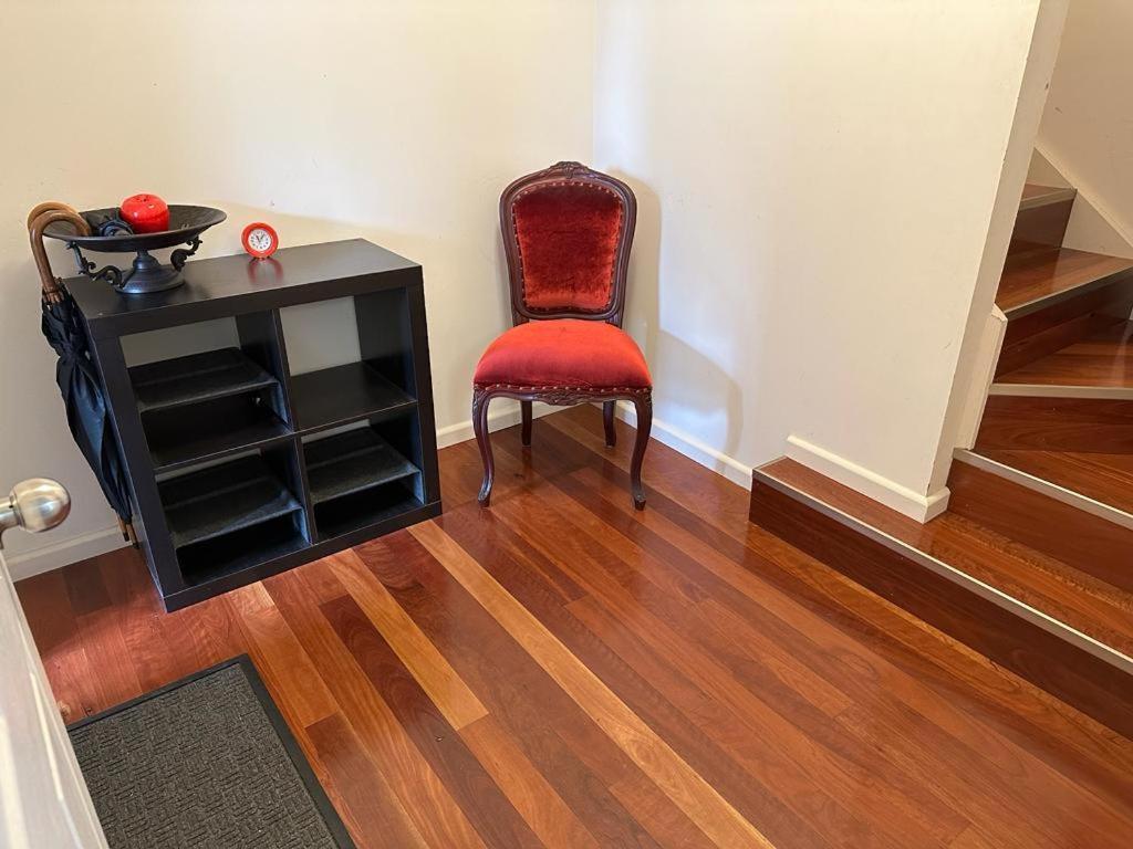 Holiday home Kensington Escape - Balcony, Bbq And Parking *