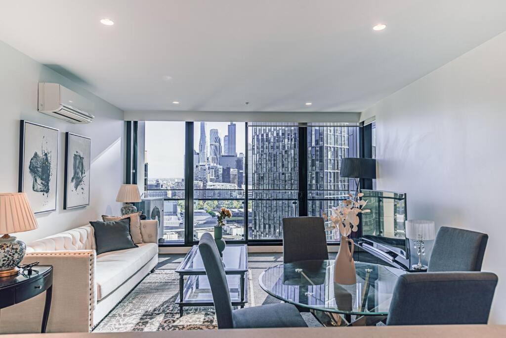 Chic Urban Oasis Apartment *