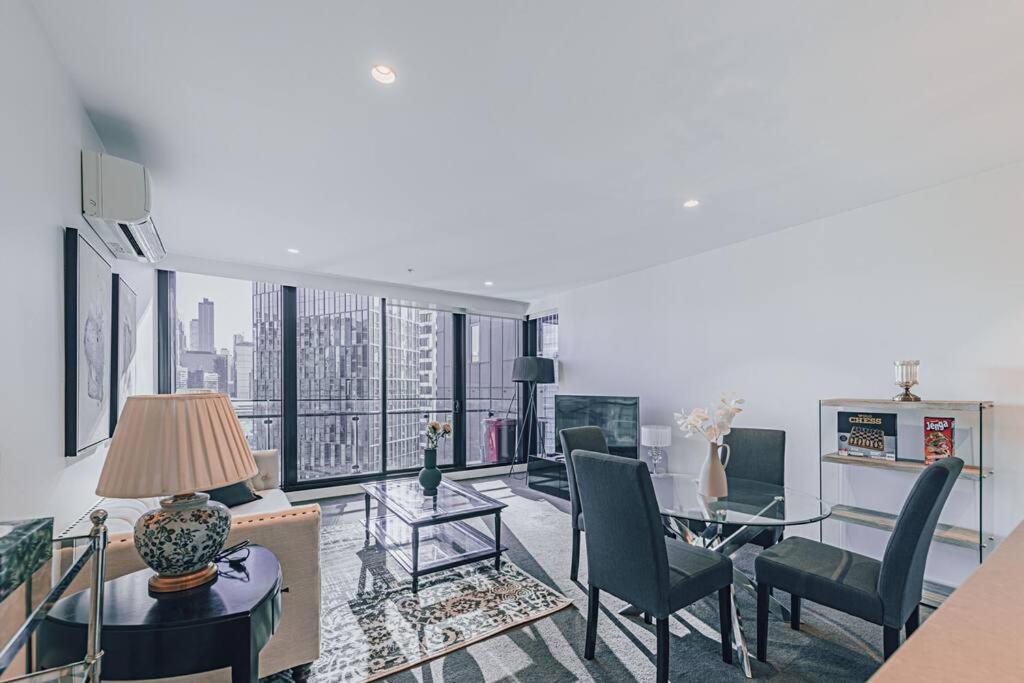 Chic Urban Oasis Apartment *