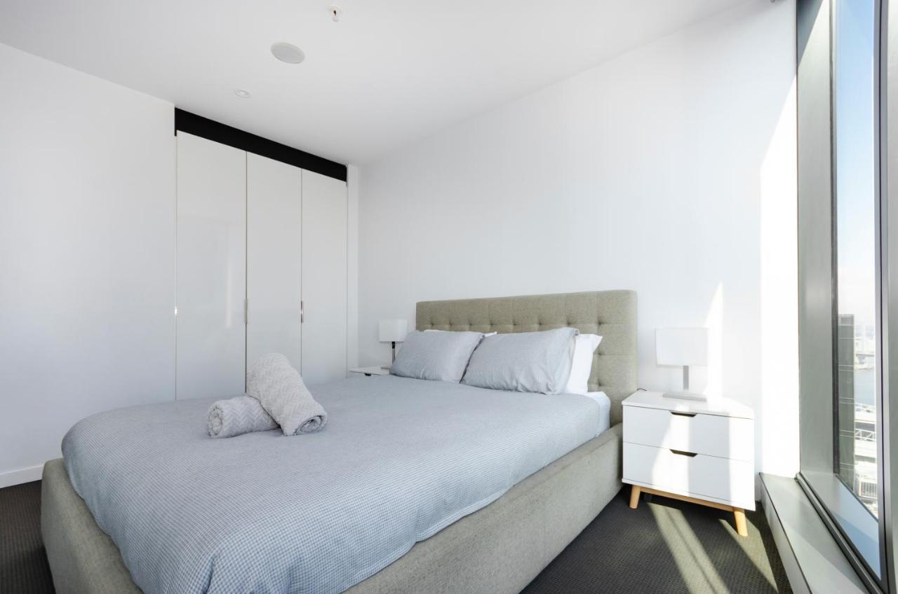2br Cbd Pad, Views, Free Parking, Pool, Gym Apartment