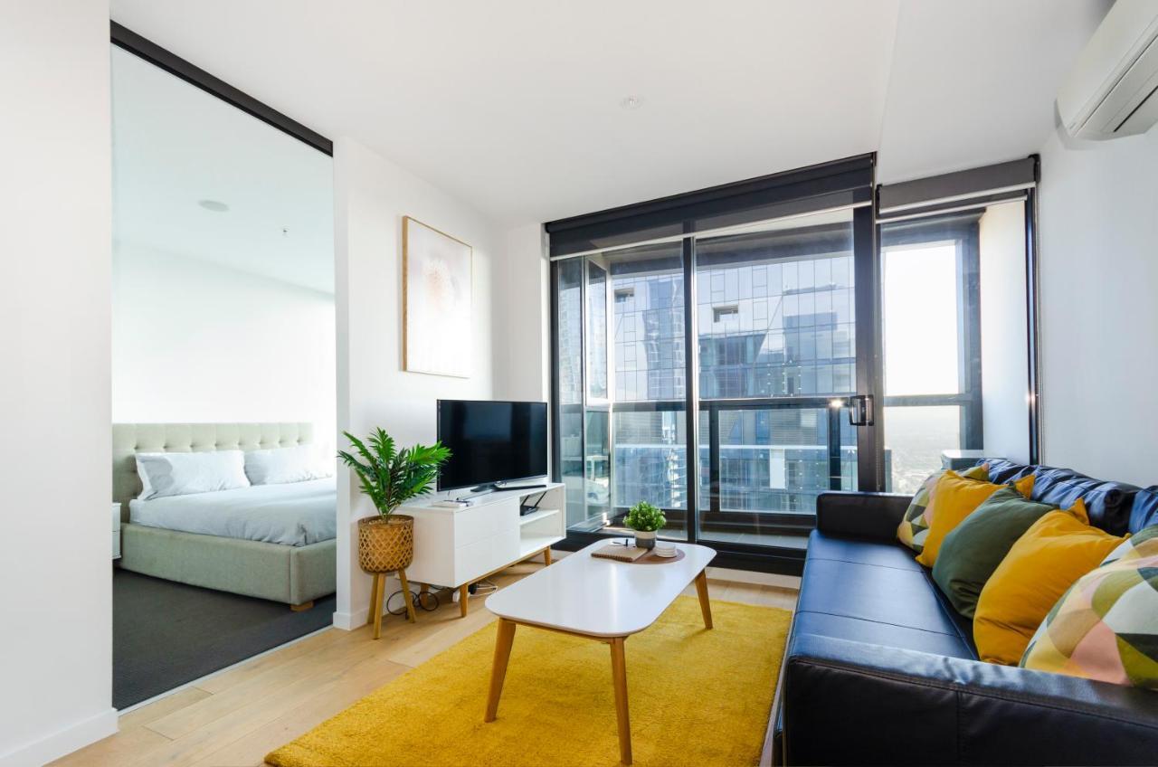 2br Cbd Pad, Views, Free Parking, Pool, Gym Apartment