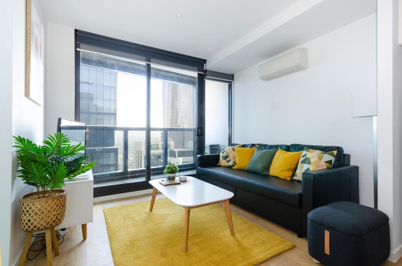 2br Cbd Pad, Views, Free Parking, Pool, Gym Apartment