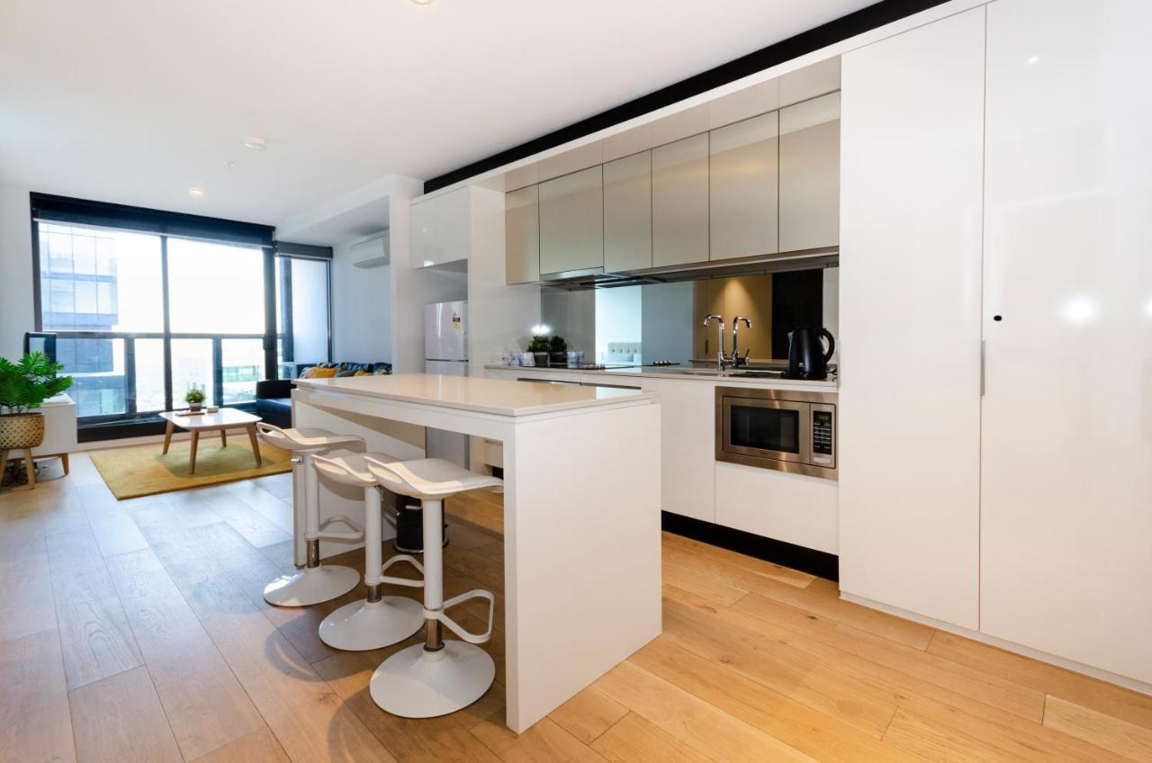 Apartment 2br Cbd Pad, Views, Free Parking, Pool, Gym *
