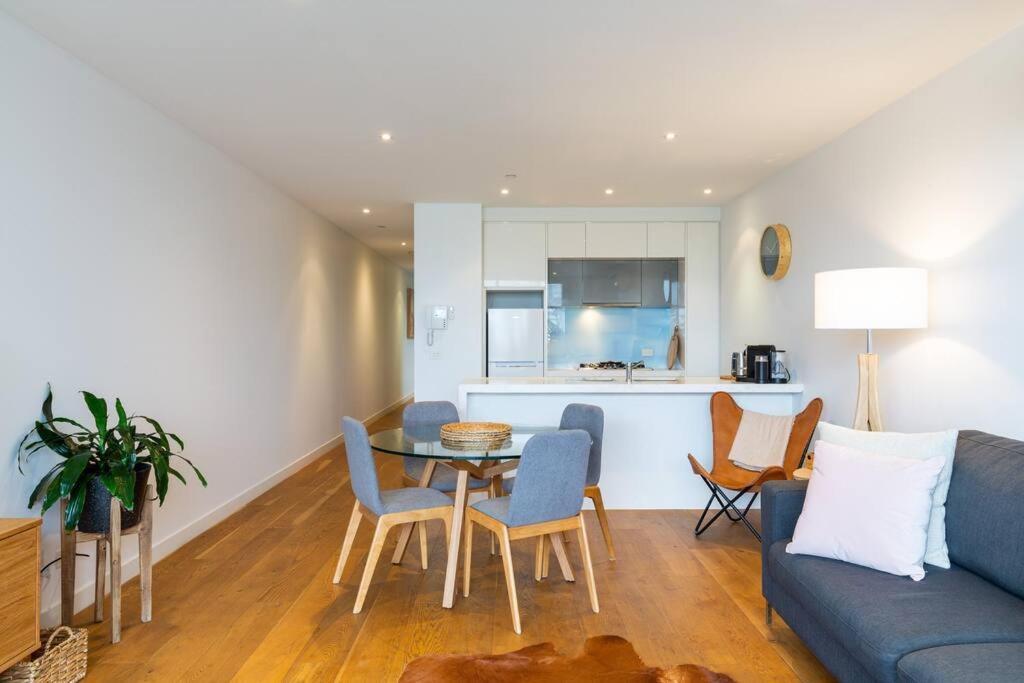 Port - A At The Bay Apartment Melbourne