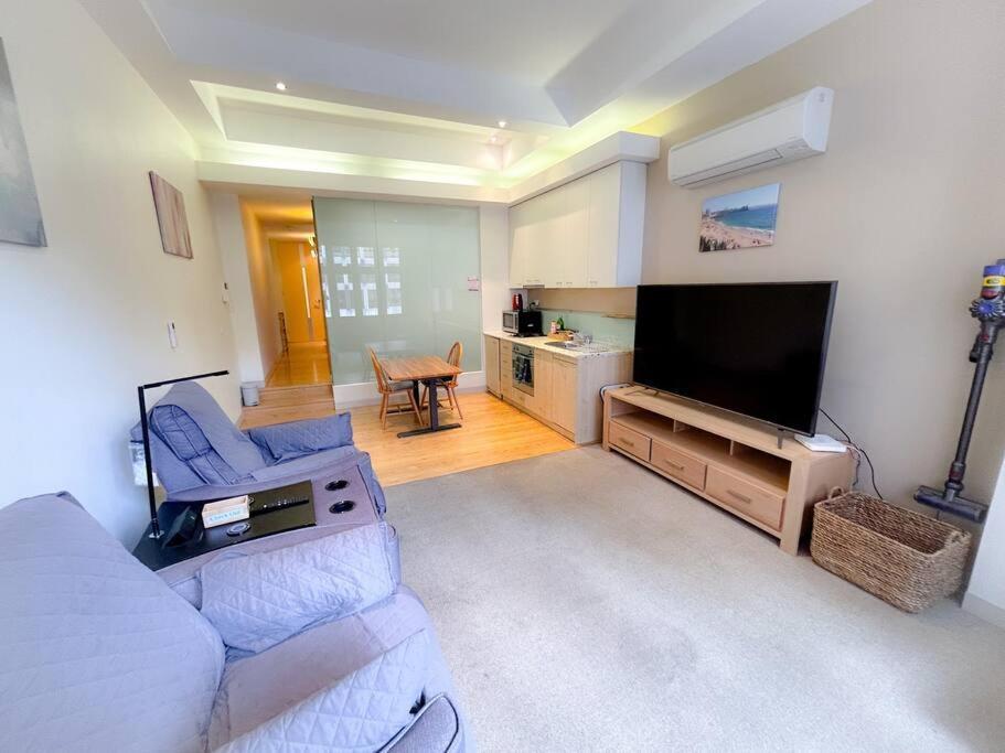 - 296 Apartment *