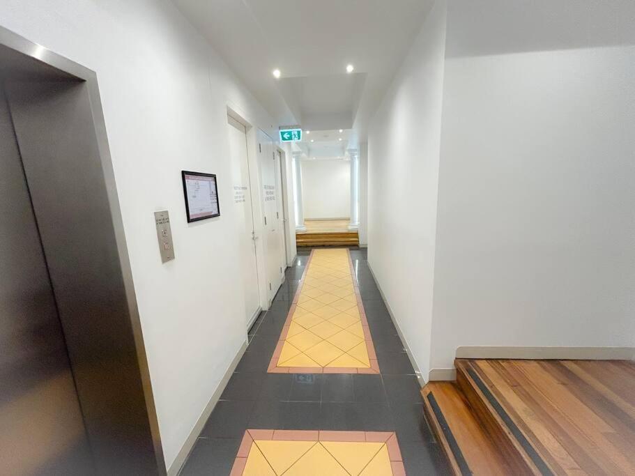 - 296 Apartment