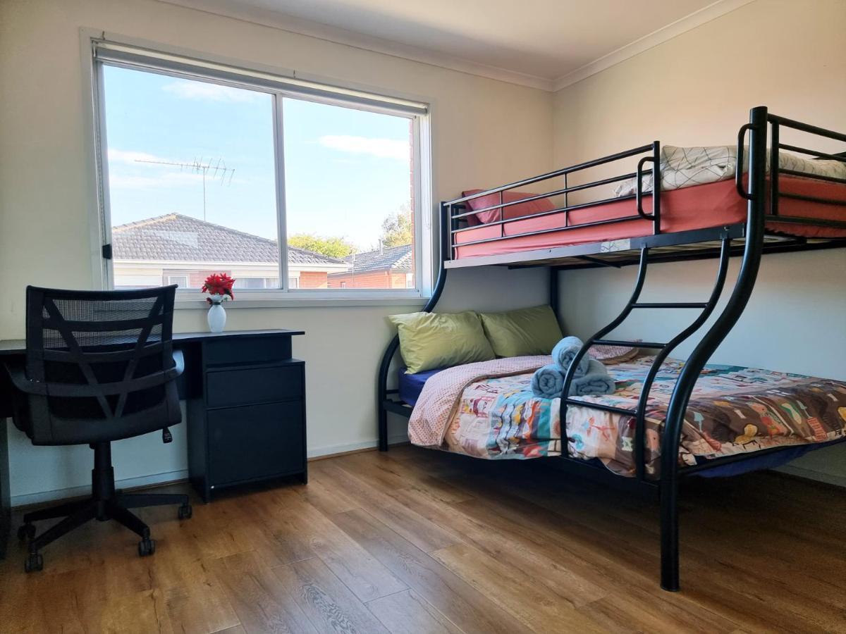 Rosie House-spacious Comfortable Holiday home Melbourne