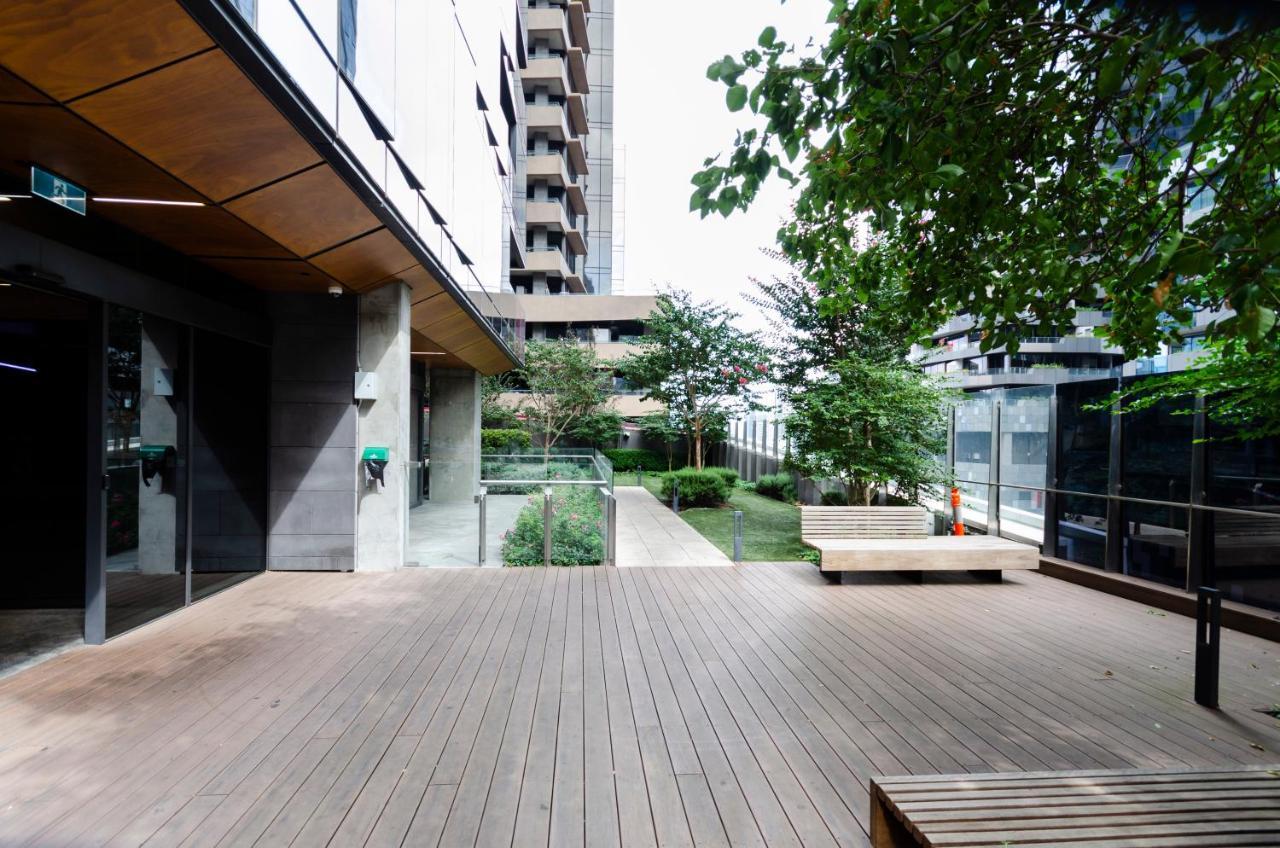 2br Cbd Pad, Views, Free Parking, Pool, Gym *