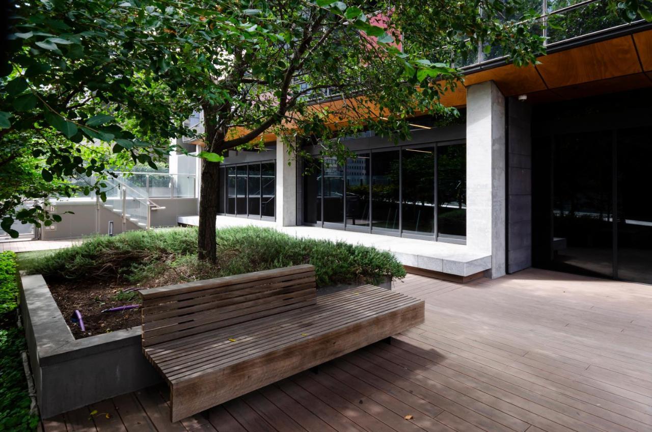 2br Cbd Pad, Views, Free Parking, Pool, Gym *