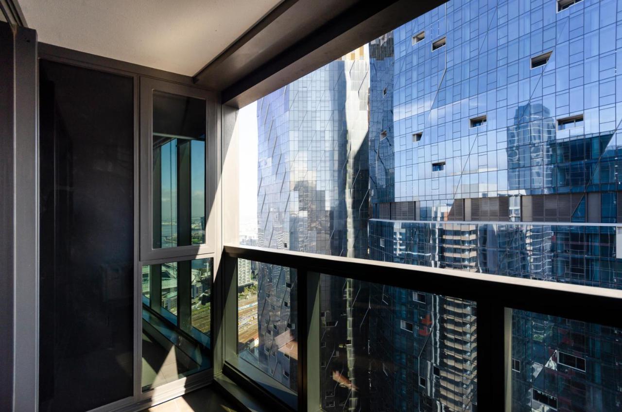 2br Cbd Pad, Views, Free Parking, Pool, Gym Apartment Melbourne