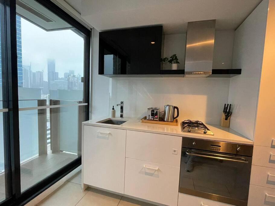 Apartment Haven With Breathtaking Views