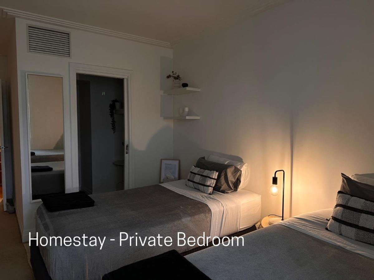Homestay - Yarra River Boulevard - Private