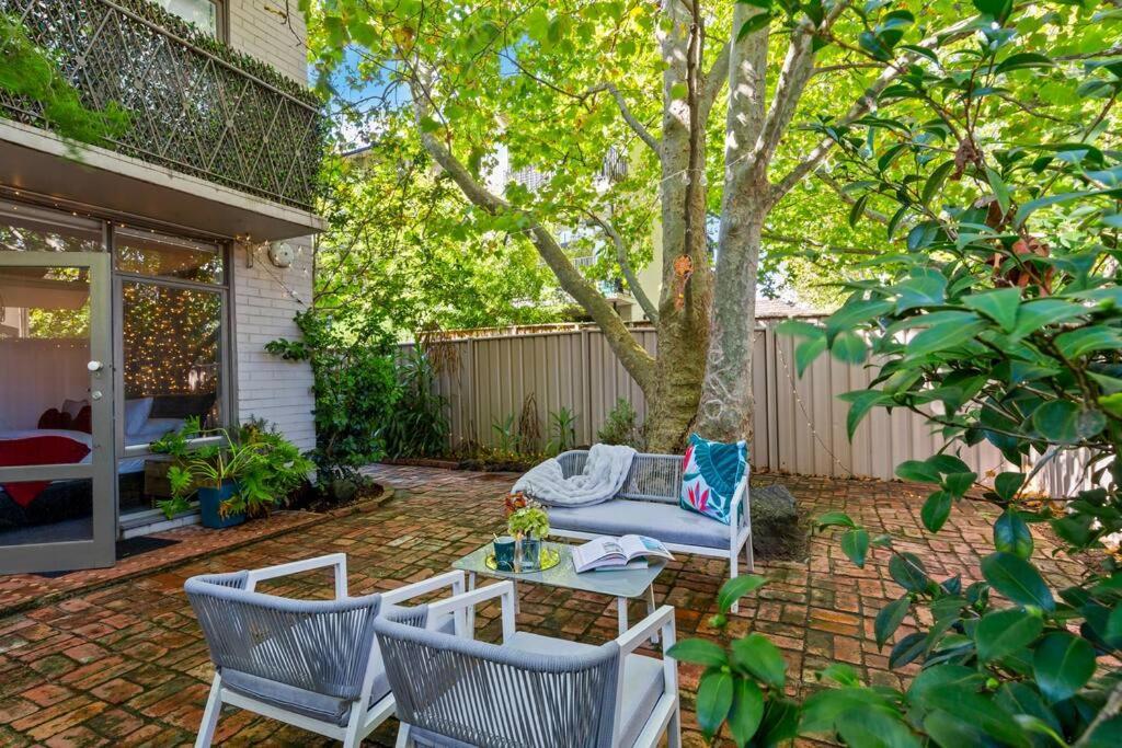 Romantic Retreat With Garden Melbourne