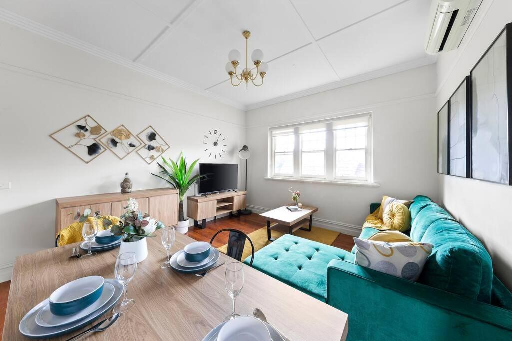 Art Deco Hideaway - St Kilda Melbourne
