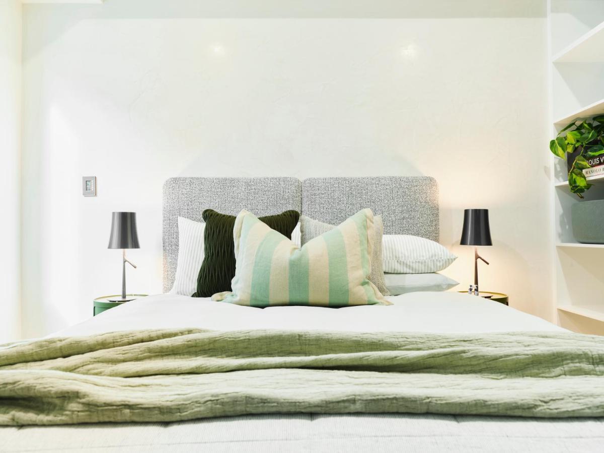 Luxury 1 Bed For 5 Nights Apartment *