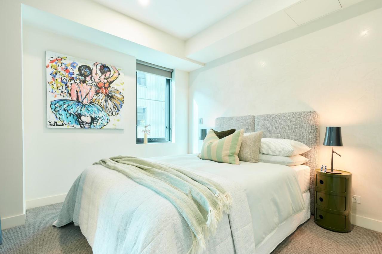 Luxury 1 Bed For 5 Nights Apartment