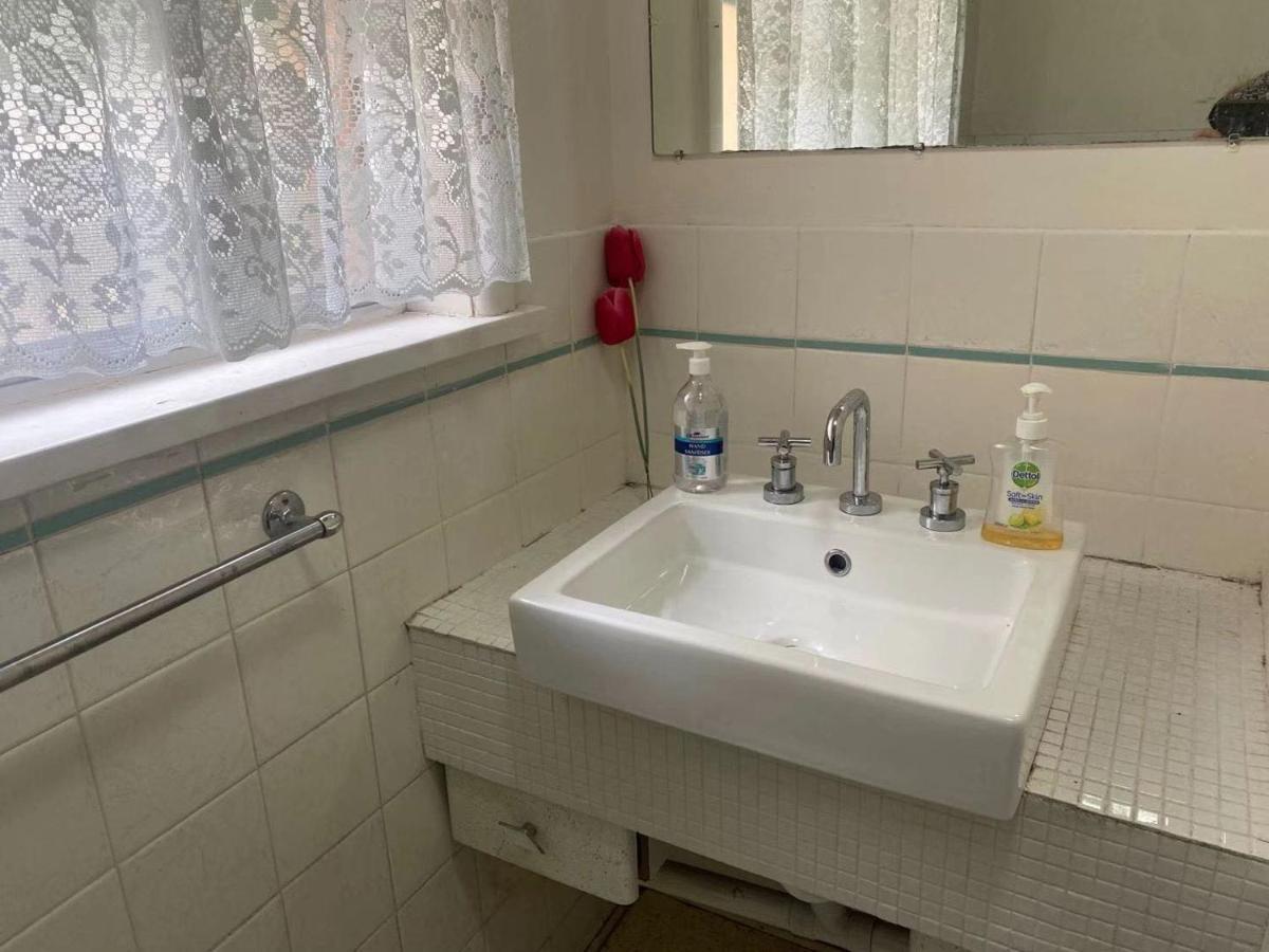 The Large Is Conveniently Located Homestay