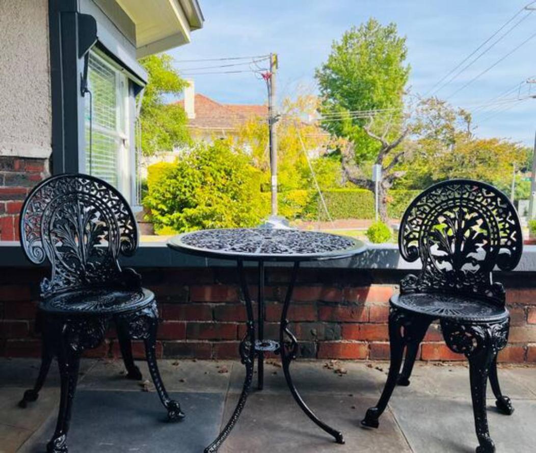 Villa Charming King Beds Period With Amazing Rumpus And Outdoor Chimnea In Inner East Melbourne