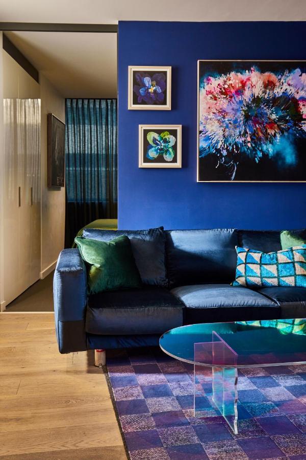 Upper West Side Apartment *