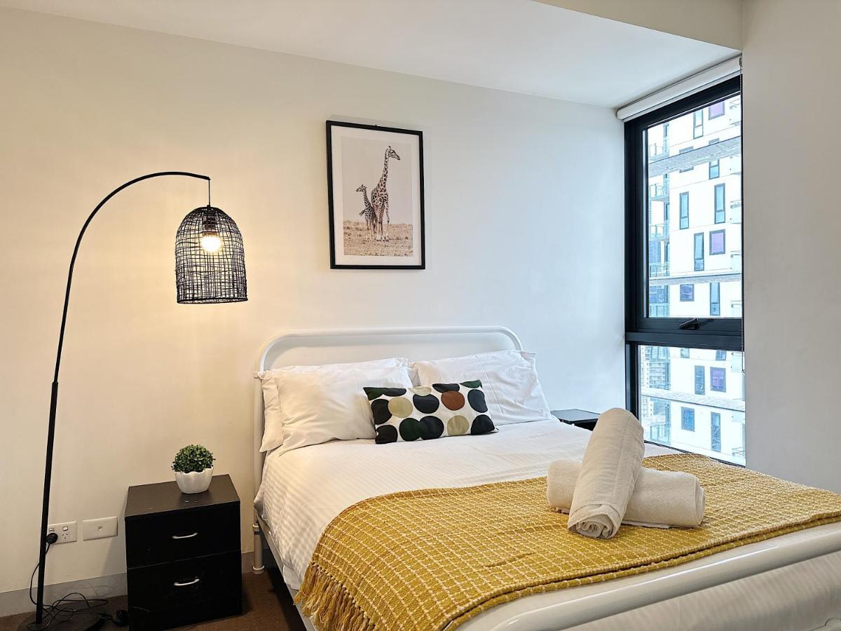 Southbank Crown 2-bedroom Elegance Residences With Pool & Gym Apartment *