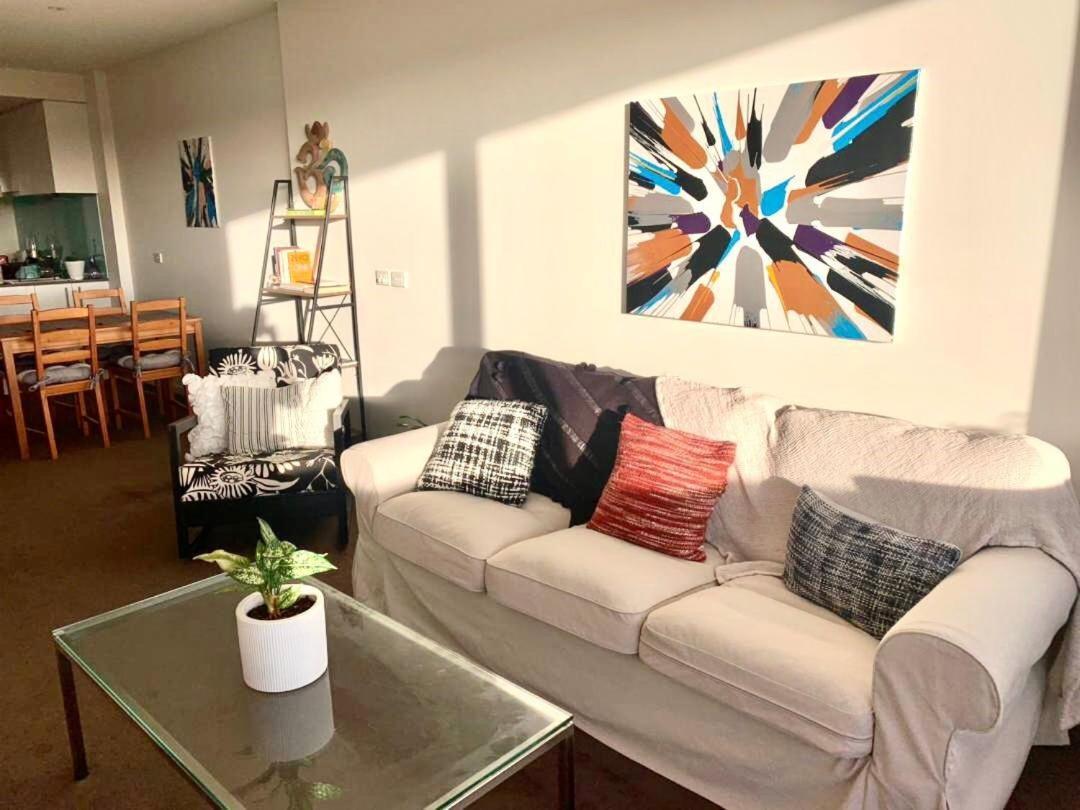 Shared Homestay Tranquil Art Deco Private With Private Bathroom In Brunswick Homestay