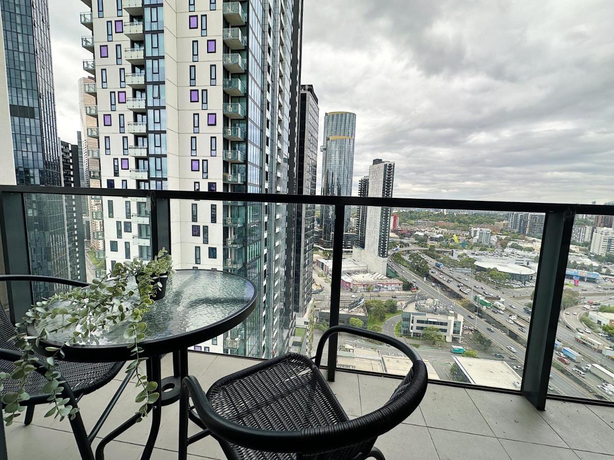 Southbank Crown 2-bedroom Elegance Residences With Pool & Gym Apartment
