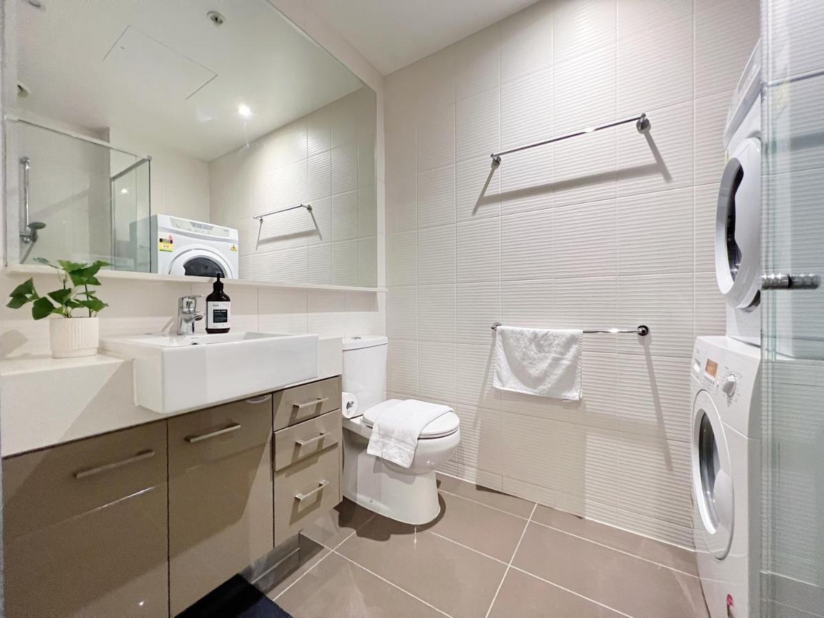 Southbank Stylish Epic Residences Near Crown Casino With Pool & Gym Melbourne
