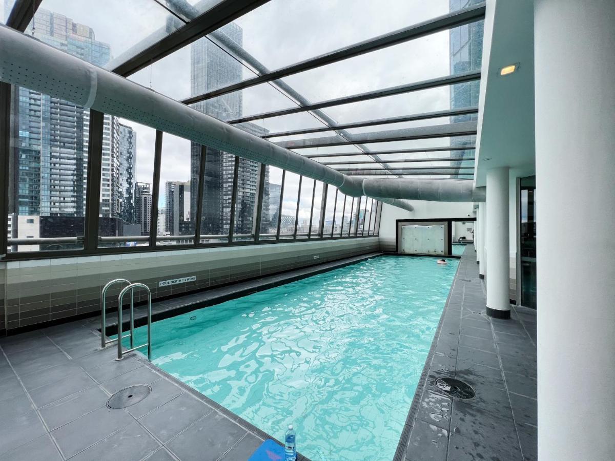 Southbank Stylish Epic Residences Near Crown Casino With Pool & Gym Apartment *