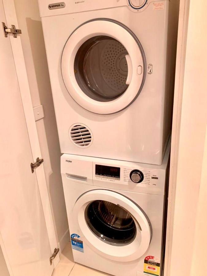 Shared Homestay Tranquil Art Deco Private With Private Bathroom In Brunswick Homestay *
