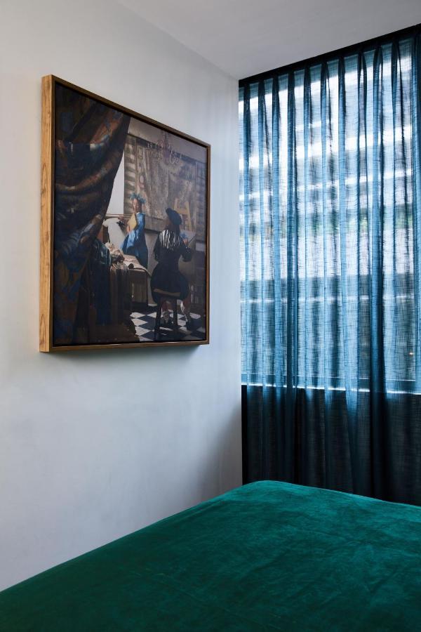 Upper West Side Apartment *