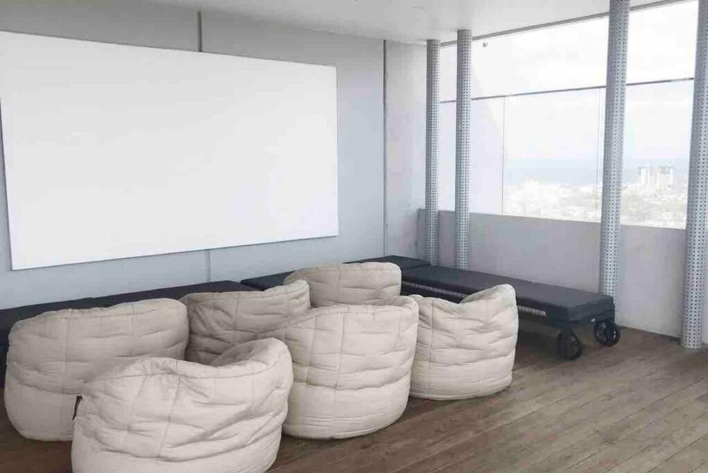 Apartment Stylish, Peaceful & Full Of Light
