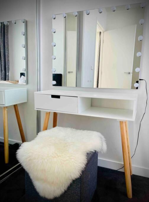 Apartment Stylish, Peaceful & Full Of Light *