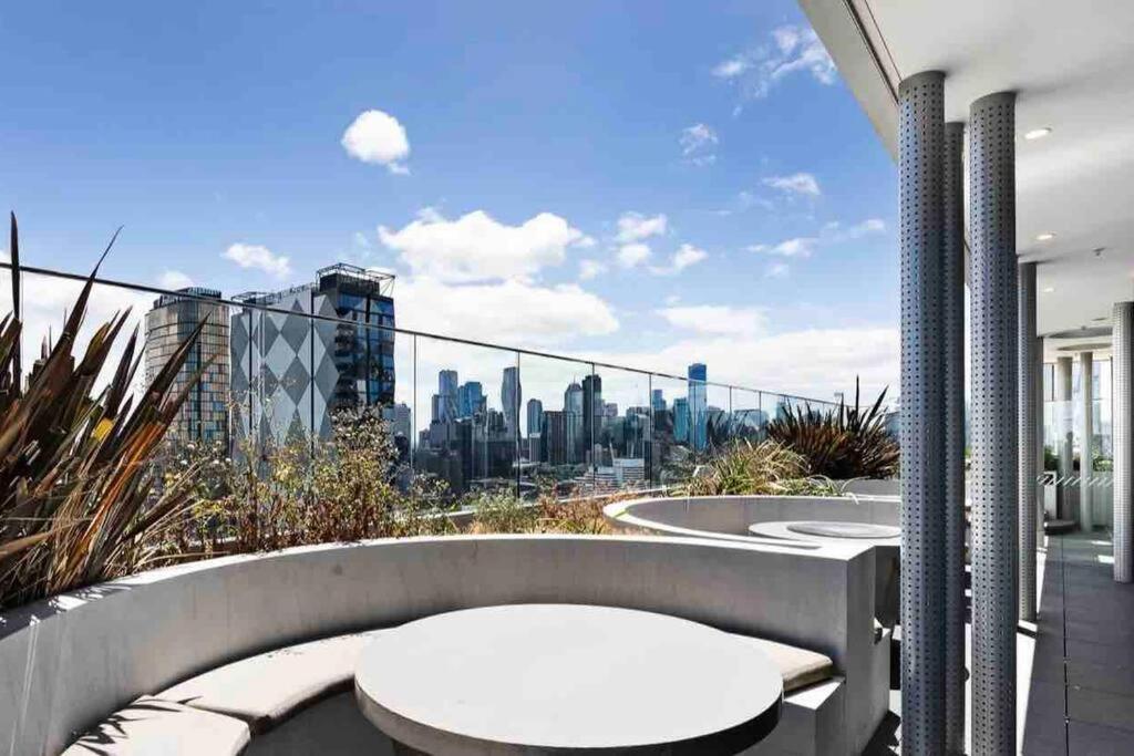 Stylish, Peaceful & Full Of Light Apartment
