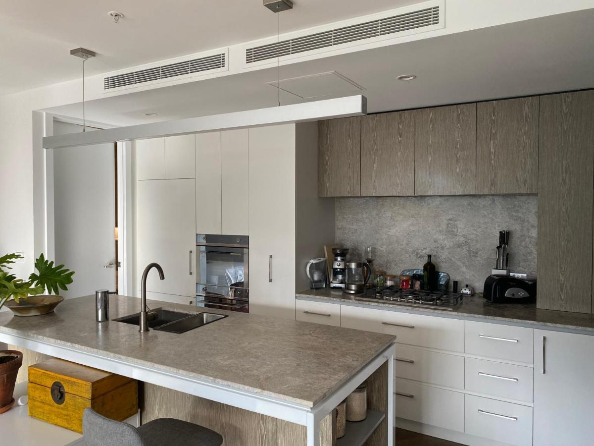 Spacious 2 Bed Apartment, Great Location