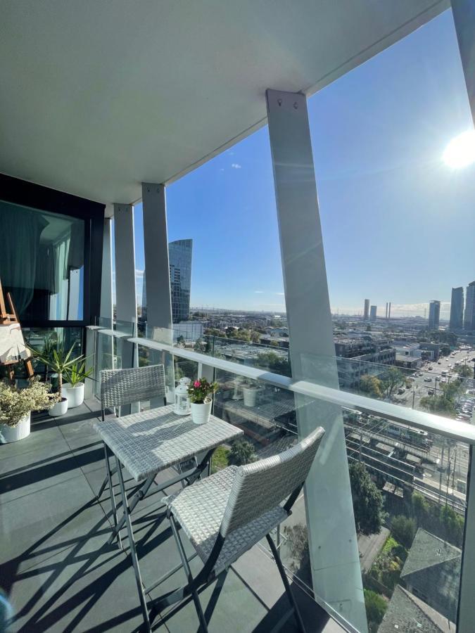 Apartment Stylish, Peaceful & Full Of Light Melbourne